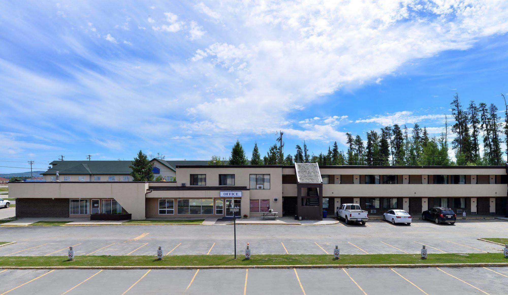 Canadas Best Value Inn Whitecourt Exteriör bild