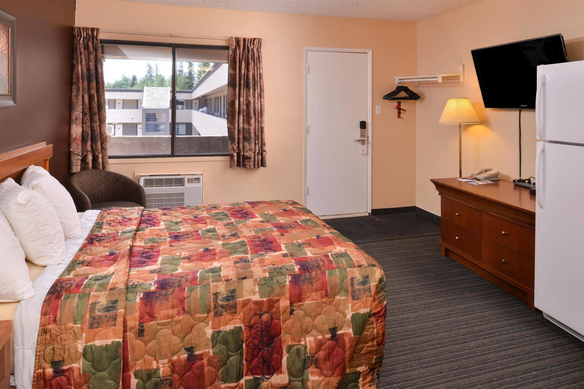 Canadas Best Value Inn Whitecourt Exteriör bild
